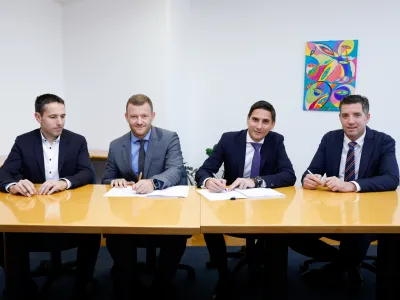 Uro&scaron; Verbov&scaron;ek (vodja pravne službe), Andraž Tu&scaron; (prokurist in strateg v Tu&scaron;, d.o.o.), Tomislav Kramaić (predsednik poslovodske družbe Mercator d.o.o.), Hrvoje Bo&scaron;njak (odgovorni za področje financ v družbi Mercator d.o.o.)