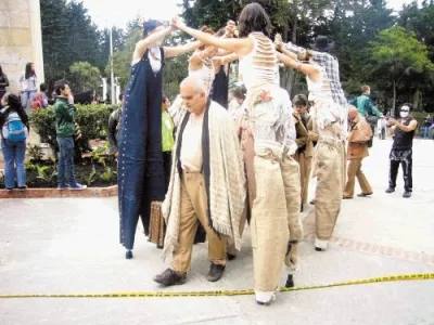 Leto&scaron;nja turneja gledali&scaron;ča Ane Monro po gledali&scaron;kih festivalih Kolumbije z Zlatim oslom.