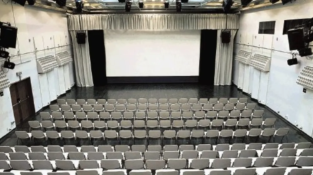 Kosovelova dvorana Cankarjevega doma pred prenovo