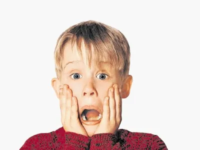 Podobno kot mali Kevin v filmu Sam doma tudi organizacije in vodstva v nezavidljivih situacijah nimajo prijateljev. Vsi se umaknejo ali pa so nedosegljivi.&nbsp;&nbsp;