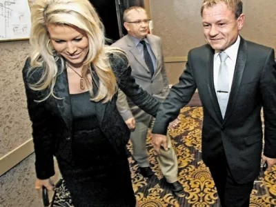 V milijonske posle sta vpletena odvetnik Franci Matoz in njegova soproga Nata&scaron;a Matoz. Foto: Matej Pov&scaron;e