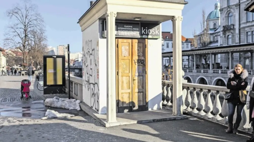 Plečnikova trafika pri Tromostovju je trenutno zaprta.