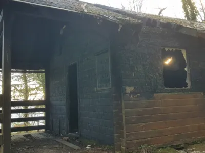 Pri Hlevu, notranjski parl