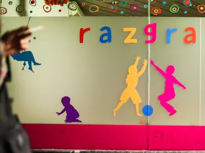 - 28.05.2019 - Podhod Ajdovčina v Ljubljani. Simbolična Otroci, zloraba otrok, otroka igra.//FOTO: Bojan Velikonja