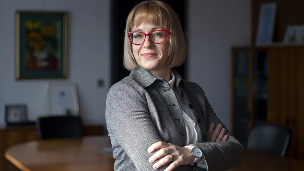 mag. Sarah Jezernik Konov&scaron;ek.