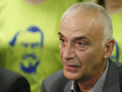 nosilec Liste Ivo Boscarol, - člani volilnega taba uradno vloili predsedniko kandidaturo za Lojzeta Peterleta;//FOTO: Matej PoveOPOMBA: ZA OBJAVO V ČASOPISU DNEVNIK