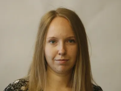 Nina Knavs, novinarka  centralna redakcija - Dnevnik,// FOTO: Luka Cjuha OPOMBA: ZA OBJAVO V ČASOPISU DNEVNIK