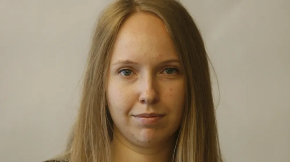 Nina Knavs, novinarka  centralna redakcija - Dnevnik,// FOTO: Luka Cjuha OPOMBA: ZA OBJAVO V ČASOPISU DNEVNIK