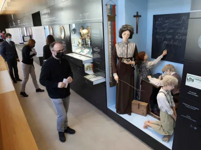 - 21.03.2022 &ndash; Slovenski &scaron;olski muzej, Plečnikov trg 1 v Ljubljani - nova stalna razstava o izobraževanju in vzgoji na Slovenskem skozi čas //FOTO: Tomaž Skale
