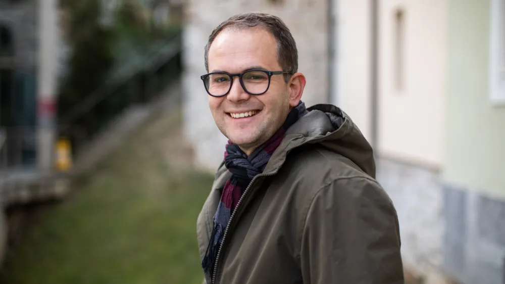 - 17.03.2022 &ndash; Dr. Rok Andres, dramaturg, scenarist in kritik/recenzent - selektor 51. Tedna slovenske drame 2022, član Upravnega odbora Pre&scaron;ernovega sklada in Državne predmetne komisije za splo&scaron;no maturo za odrske stvaritve, odgovorni urednik portala Kritika  //FOTO: Bojan Velikonja