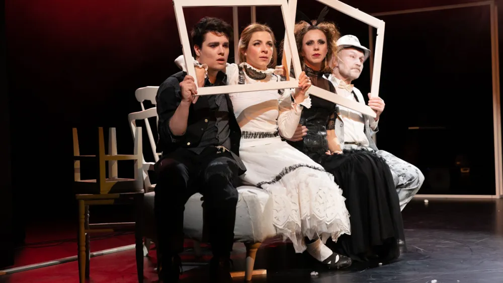 A. Strindberg: Pelikan, režija Mare Bulc, &Scaron;entjakobsko gledali&scaron;če 2021