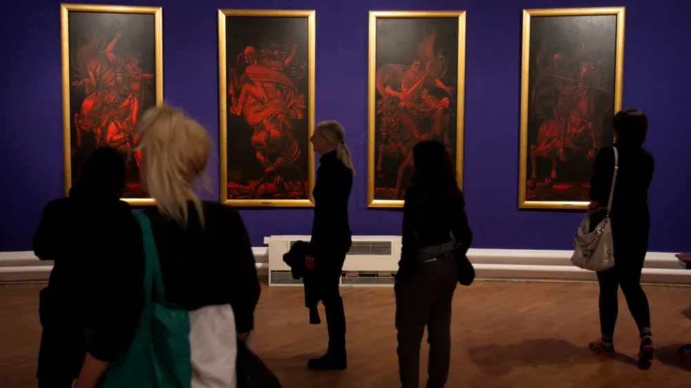 &Scaron;tiridelna slikarska instalacija Laibach - EBER + SALIGER + DACHAUER + KELLER (Four Horsemen of the Apocalypse) na razstavi Laibach kunst v Zagrebu (na fotografiji) bo osrednja postavitev na razstavi AUSSTELLUNG! LAIBACH KUNST - Apokalipsa in ostale zgodbe, ki jo v petek 1. aprila odpirajo v Galeriji SLOART v Ljubljani.<br>Postavljena cena &scaron;tirim oljnim platnom je 150.000 evrov. F Miro Majcen