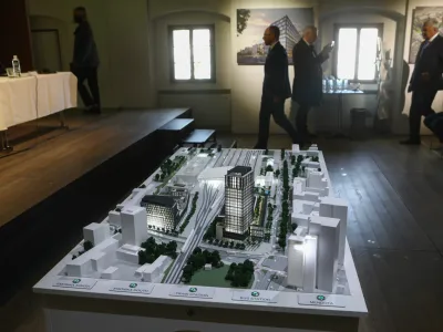 - 11.04.2022 - predstavitev projekta izgradnje Potni&scaron;kega centra Ljubljana - Emonika //FOTO: Luka Cjuha