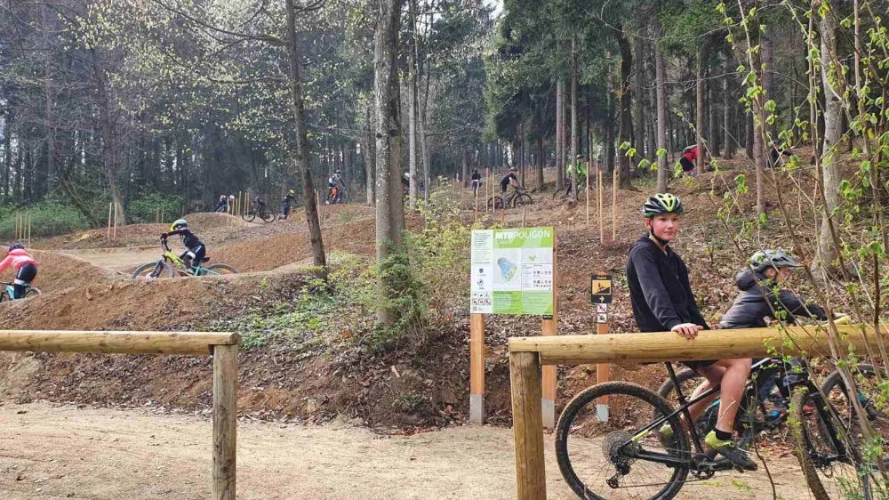 S poligonom so predvsem otroci, pa tudi vsi ostali gorski kolesarji, pridobili lepo "igri&scaron;če" za vadbo, preden se podajo na kak&scaron;ne resnej&scaron;e ture in tekmovanja.<br>