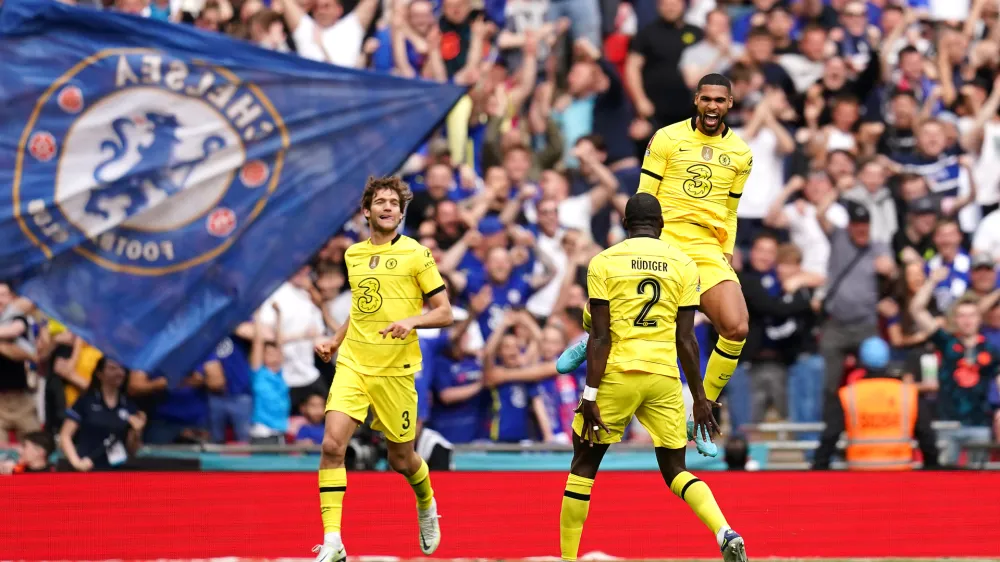 Modri iz Londona so danes na Wembleyju z 2:0 premagali mestne tekmece Crystal Palace.