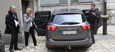 odvetnik Miroslava Moravca Jožef Klavdij Novak in sodnica Božena Novak<br><br><br>- 19.04.2022 – sojenje – tožba 82-letnega Miroslava Moravca proti Republiki Sloveniji, <br>ki so ga trije ilegalni prebežniki v Beli krajini oropali maja 2019, zvezali, strpali v prtljažnik avtomobila in se skupaj z njim odpeljali proti italijanski meji, od države zahteva odškodnino v višini 45.500 evrov <br><br><br>//FOTO: Tomaž Skale