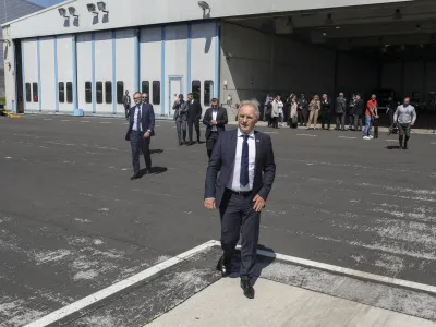 minister za notranje zadeve Ale&scaron; Hojs- novi policijski helikopter AW 169 - - 14.04.2022 &ndash; POLICIJA - Letalska policijska enota LPE Brnik - predaja novega večnamenskega policijskega helikopterja AgustaWestland AW 169, //FOTO: Jaka Gasar