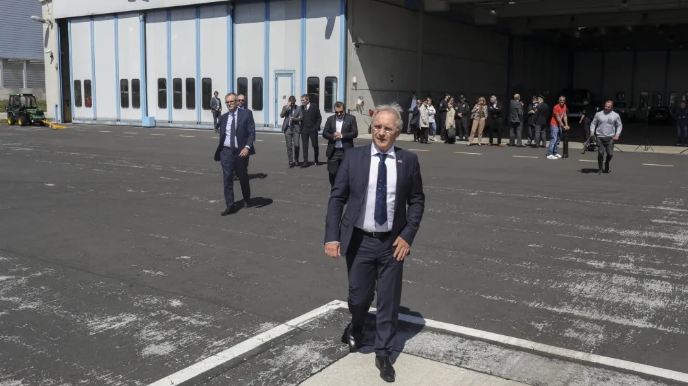 minister za notranje zadeve Ale&scaron; Hojs- novi policijski helikopter AW 169 - - 14.04.2022 &ndash; POLICIJA - Letalska policijska enota LPE Brnik - predaja novega večnamenskega policijskega helikopterja AgustaWestland AW 169, //FOTO: Jaka Gasar