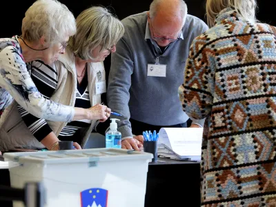 Ljubljana, Gospodarsko razstavisce.<br>Predcasno glasovanje za volitve v DZ za vseh 14 volilnih okrajev na obmocju Upravne enote Ljubljana.