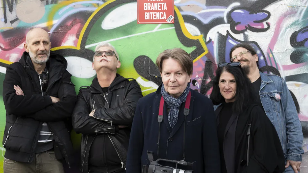 kurator Esad Babačić - 20.04.2022 &ndash; Podhod Braneta Bitenca pod Celov&scaron;ko cesto - Muzej punk kulture iz Ljubljane je pod kuratorstvom Esada Babačića v podhodu Braneta Bitenca slovesno odkril spominsko plo&scaron;čo "v spomin pesniku punk poezije in frontmanu zasedbe Otroci socializma". (spominska plo&scaron;ča)//FOTO: Nik Erik Neubauer //FOTO: Nik Erik Neubauer