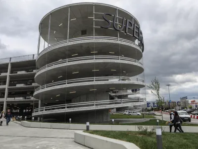 25.4.2022 - Garažna hi&scaron;a Suprnova - LeclercFoto: Luka Cjuha