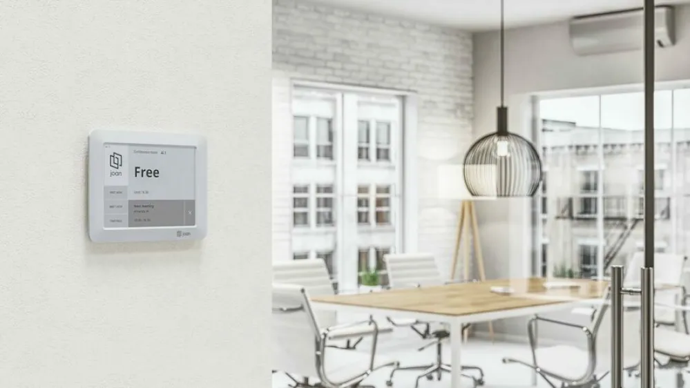 Joan, pisarnr pihodnosti<br> <br> 