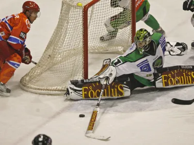 Mitja Robar in Ale Sila- hokej - Acroni Jesenice: Tilia Olimpija, liga Ebel, 11. krog:  /FOTO: Matej Pove