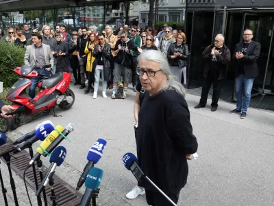 Marcel &Scaron;tefančič, odstavljeni voditelj Studia City<br><br><br>- 03.05.2022 &ndash; Mednarodni dan svobode medijev - Sindikat novinarjev Slovenije ob svetovnem dnevu svobode medijev pred RTV spregovorili o aktualnem dogajanju v javnem mediju; Nikogar&scaron;nji hlapci! Za javni RTV in avtonomno novinarstvo!<br><br>//FOTO: Tomaž Skale