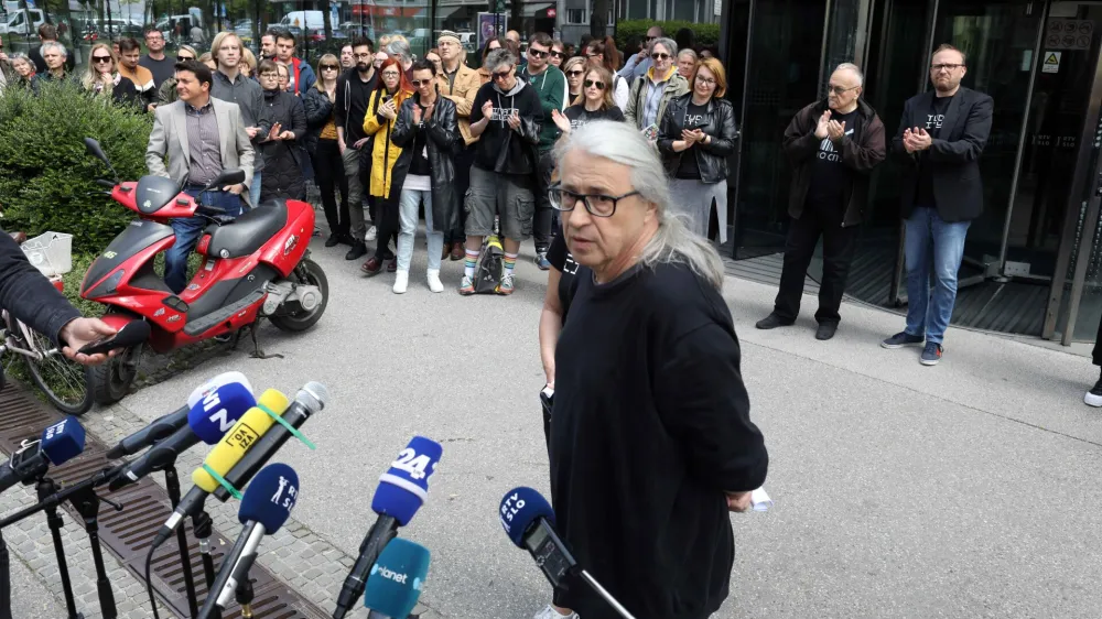 Marcel &Scaron;tefančič, odstavljeni voditelj Studia City<br><br><br>- 03.05.2022 &ndash; Mednarodni dan svobode medijev - Sindikat novinarjev Slovenije ob svetovnem dnevu svobode medijev pred RTV spregovorili o aktualnem dogajanju v javnem mediju; Nikogar&scaron;nji hlapci! Za javni RTV in avtonomno novinarstvo!<br><br>//FOTO: Tomaž Skale