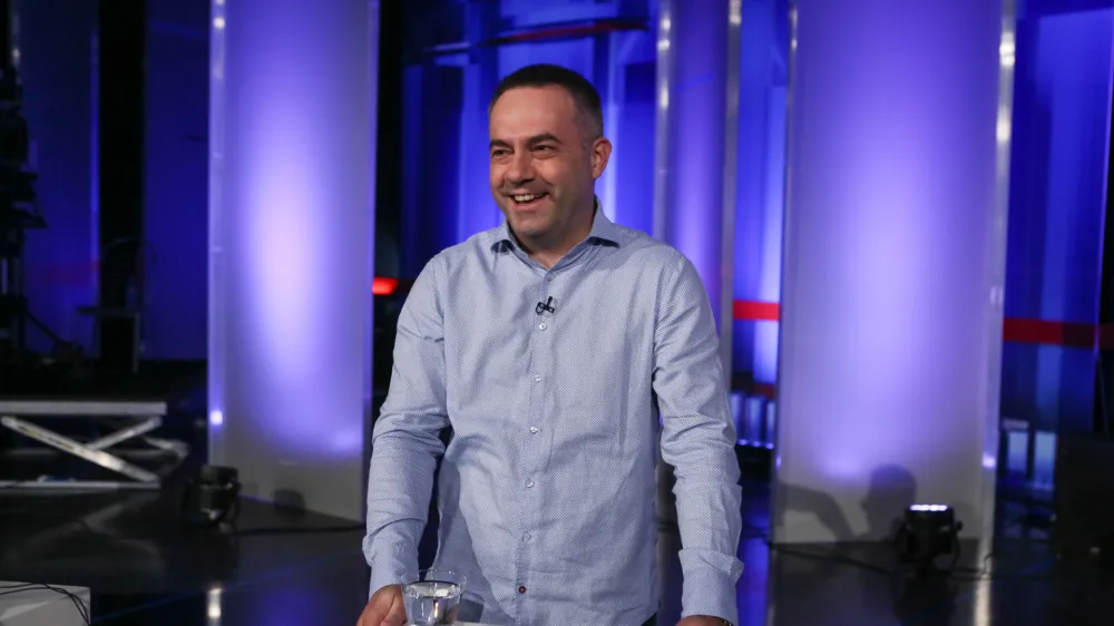 predsednik Skupaj Danijel Besić Loredan- 07.05.2018  Parlamentarne volitve 2018 - prvo, uvodno veliko soočenje predsednikov vseh strank, parlamentarnih in zunajparlamentarnih strank ter list za dravnozborske volitve na prvem programu Televizije Slovenija; RTV //FOTO: Luka Cjuha.