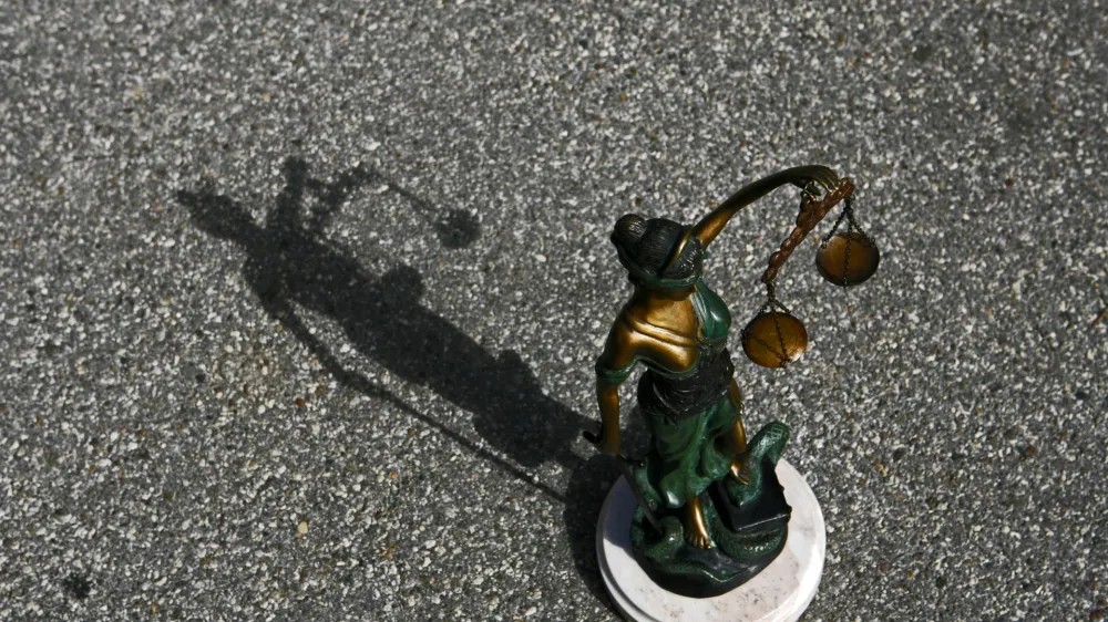 Ilustrativna fotografija, pravo, sodstvo, tožilstvo, sodi&scaron;če//FOTO: Bojan Velikonja