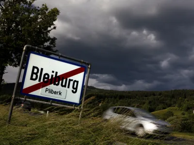 Pliberk - dvojezična tabla - ilustrativna fotografija- Avstrijska Koroka 2010 - slovenska majnina//FOTO: Bojan Velikonja OPOMBA: ZA OBJAVO V PRILOGI  DNEVNIKOV OBJEKTIV - REPORTAA