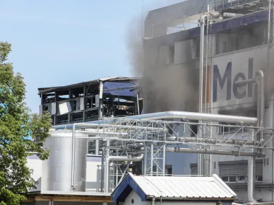 - 12.05.2022 &ndash; Kočevje &ndash; požar - eksplozija v kemični tovarni Melamin - razneslo kotel v proizvodnji - po&scaron;kodovanih več kot dvajset oseb, dve osebi huje opečeni //FOTO: Bojan Velikonja