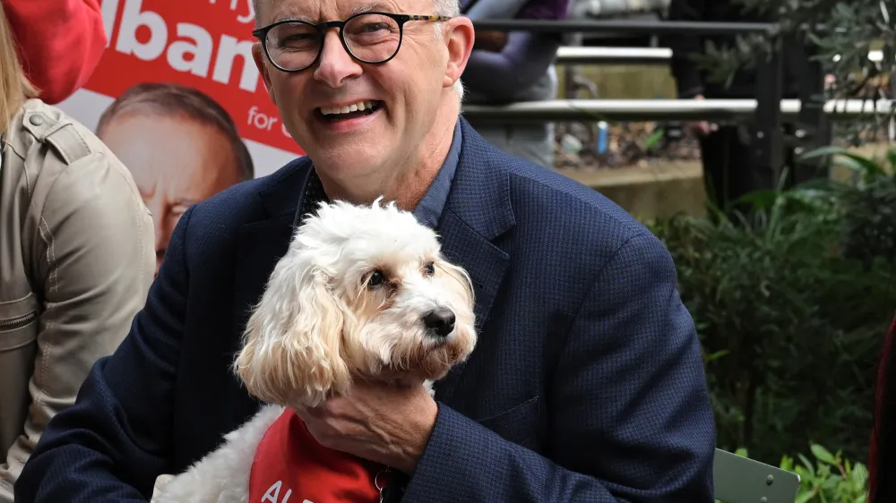 Anthony Albanese, prvi laburistični premier v Avstraliji od leta 2013, eno največjih sprememb obljublja v podnebni politiki.