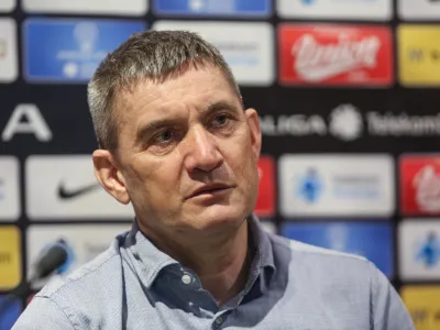 novi trener Olimpije Marijan Punik<br><br><br><br>- 09.03.2017 - Nogometni klub NK Olimpija Ljubljana - predstavitev novega trenerja članskega motva.<br> <br><br> <br> <br><br>//FOTO: Luka Cjuha<br> <br> <br> <br> <br> <br> <br>//FOTO: Luka Cjuha