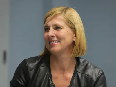 Pogovor z Matejem Ko&scaron;mrljem in Matjažem Krčem bo vodila Tanja Kavran, izvr&scaron;na direktorica Dru&scaron;tva za marketing Slovenije. (Foto: Jaka Gasar)