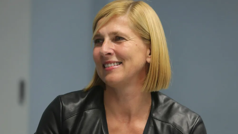 Pogovor z Matejem Ko&scaron;mrljem in Matjažem Krčem bo vodila Tanja Kavran, izvr&scaron;na direktorica Dru&scaron;tva za marketing Slovenije. (Foto: Jaka Gasar)