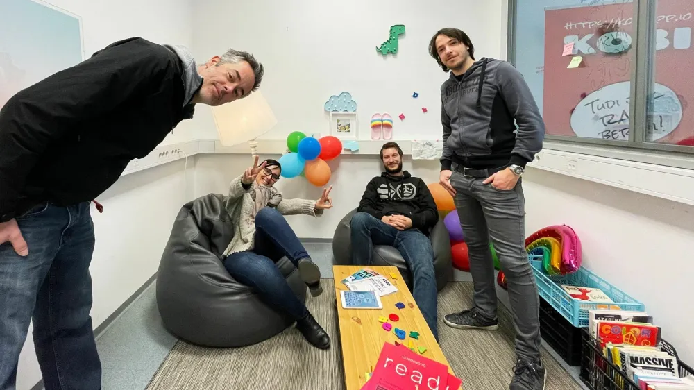 Ekipo Hopalai sestavljajo Ursula Lavrenčič, Marko Fornazarič, Andrej Per&scaron;olja in Auke Touwslager. Foto: Hopalai