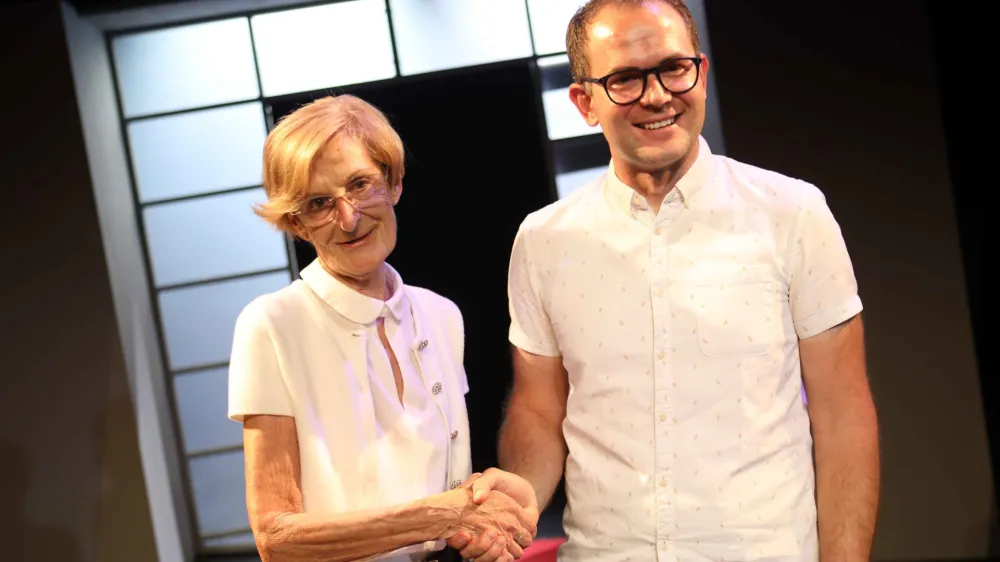 Z mesta umetni&scaron;ke vodje se je poslovila Mojca Kreft in repertoar za sezono 2022/23 predala v roke nasledniku, Roku Andresu. Foto:Tomaž Skale