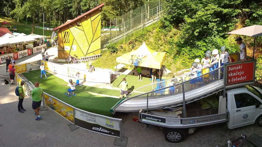 Na mobilni skakalnici Mini Planica bodo skoke spoznali tudi najmlaj&scaron;i ljubitelji tega &scaron;porta.