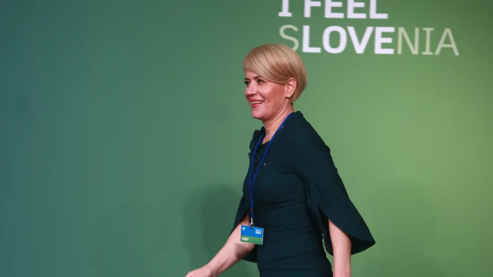 Aleksandra Pivec je odkorakala novin kariernim izzivom naproti. Od ponedeljka bo zaposlena v mariborskem Vinagu. F Sa&scaron;o Bizjak / Večer