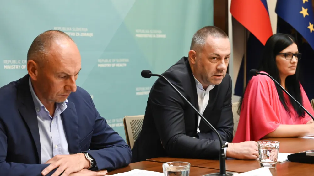 minister za zdravje Danijel Be&scaron;ič Loredansvetovalka ministra za zdravje Tja&scaron;a Vidicsvetovalec ministra za zdravje Ale&scaron; &Scaron;abeder - 03.06.2022 &ndash; Ministrstvo za zdravje &ndash; minister za zdravje s svojima svetovalcema predstavil ožjo ekipo in načrt dela