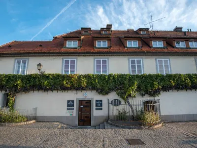 Hi&scaron;a stare trte