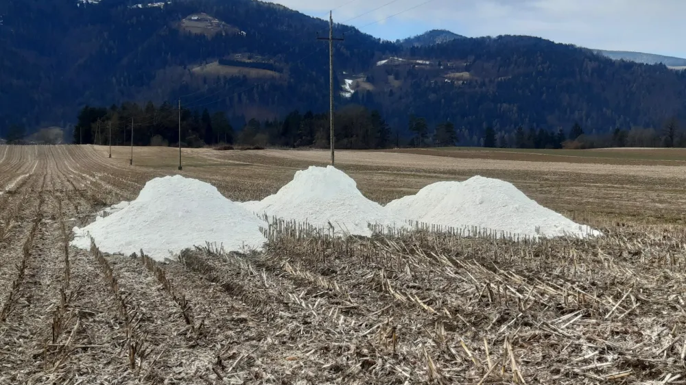 Sadra<br>Kaznivo dejanje obremenjevanja in uničevanja okolja osumljene &scaron;tiri fizične in dve pravni osebi<br>PU Celje