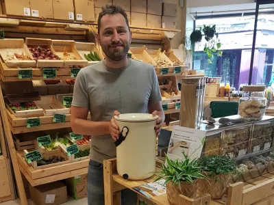 Bokashi organke lahko prebivalci kupijo na treh prodajnih mestih v občini, kjer izpolnijo tudi obrazec, ki so ga na občini pripravili za povračilo 75 odstotkov vrednosti nakupa. (Foto: Skaza)