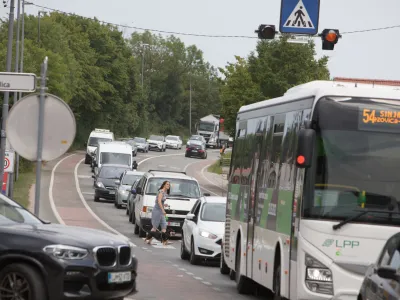 V Avto-moto zvezi Slovenije napovedujejo, da bo poleti na na&scaron;ih cestah od pet do deset odstotkov več prometa kot rekordnega leta 2019. Foto: Bojan Velikonja