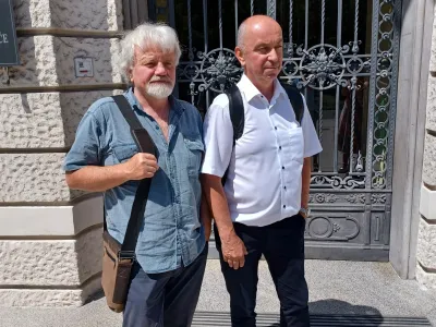 Obtoženi Aleksander Lenard in zagovornik Gorazd Fi&scaron;er