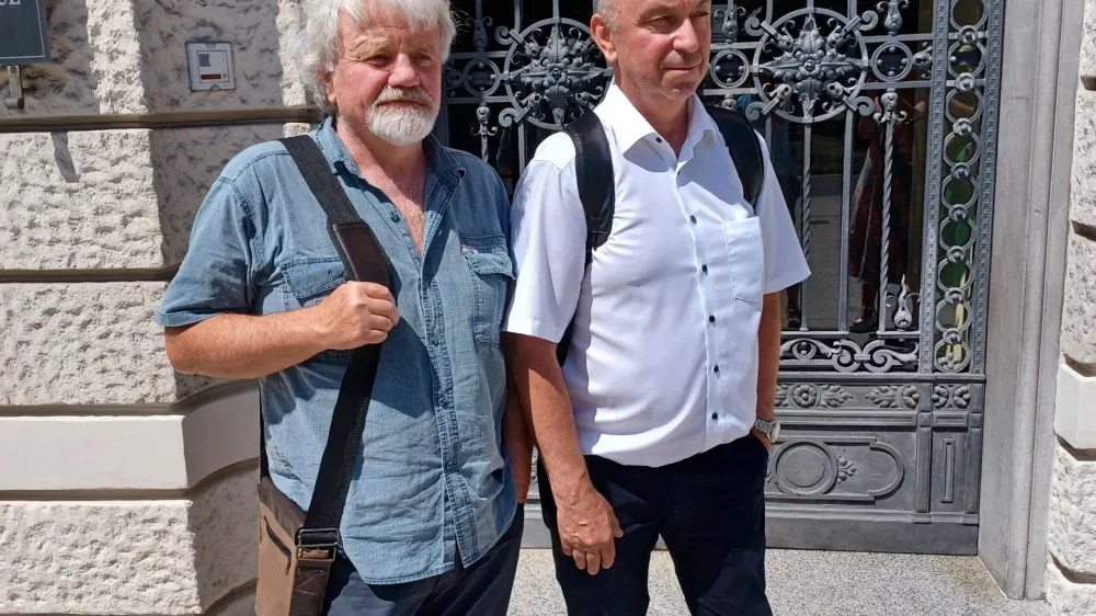 Obtoženi Aleksander Lenard in zagovornik Gorazd Fi&scaron;er