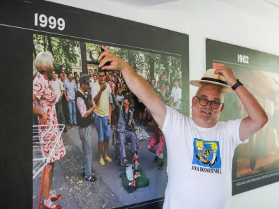 Goro Osojnik, umetni&scaron;ki vodja festivala Ana Desetnica: Že od začetkov festivala govorimo o urbanem žuru &ndash; odpiramo in raziskujemo nove prostore, upamo si oditi nekam na novo.&nbsp;