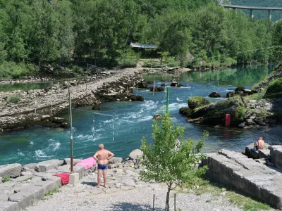 Soča, Solkan, stari jez, neuradno kopali&scaron;če, kajak